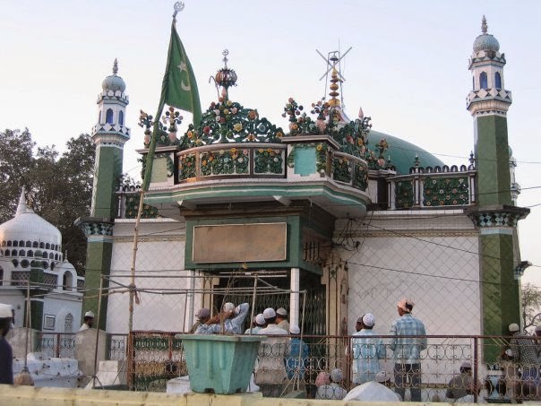 mazar-syed-makhdoom-ashraf-jahangir-samnani-2